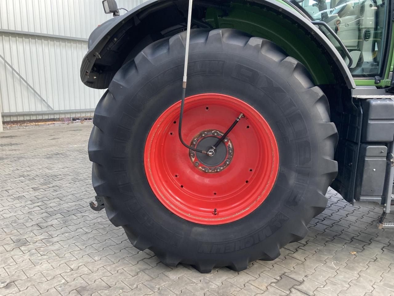 Farm tractor Fendt 933 Vario Profi Plus: picture 11