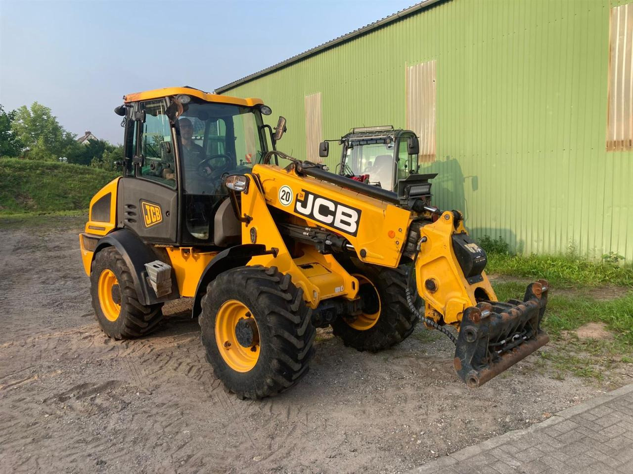 JCB TM 220 - Telescopic handler: picture 1 JCB TM 220 - Telescopic handler: picture 1