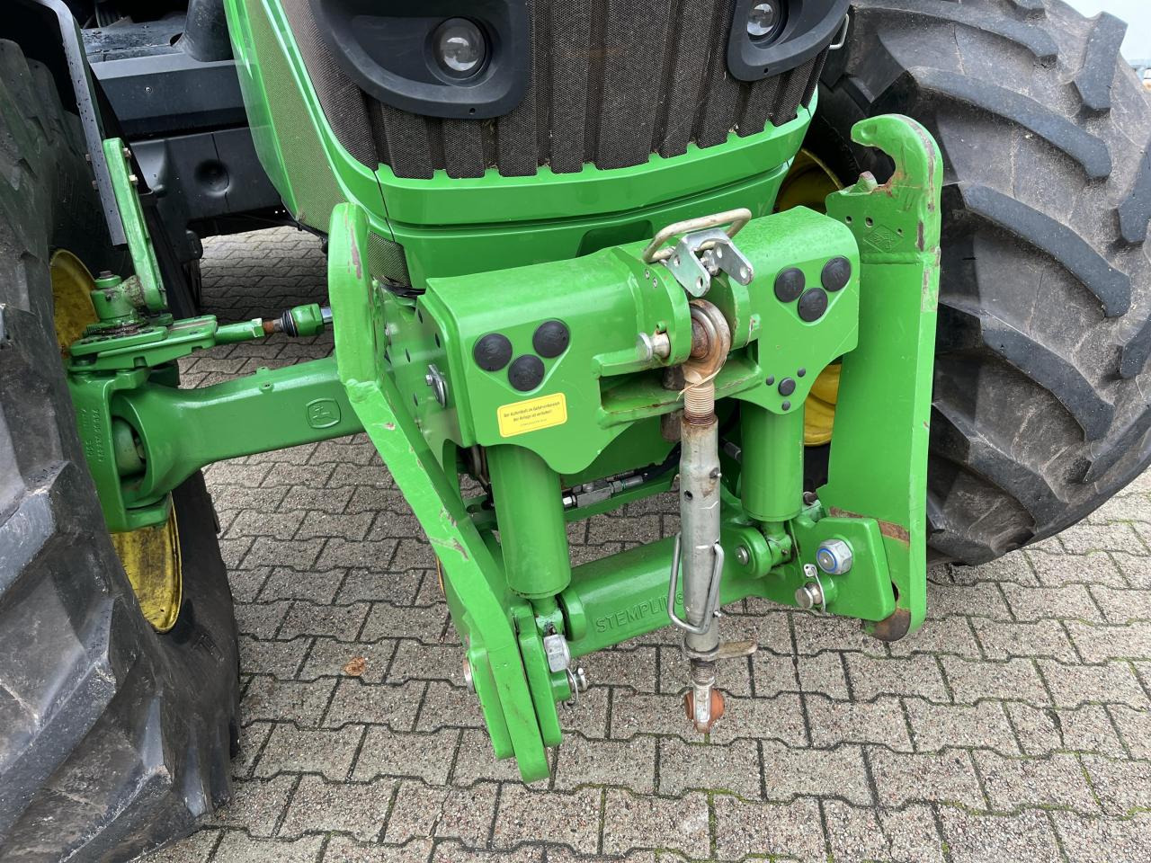 John Deere 6190R - Farm tractor: picture 4 John Deere 6190R - Farm tractor: picture 4