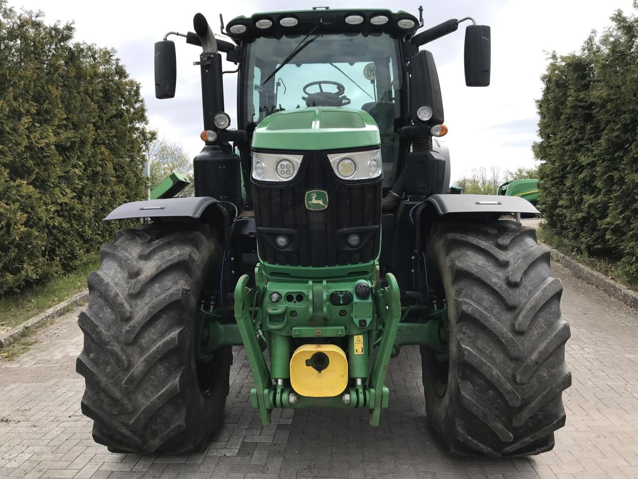 John Deere 6250R - Farm tractor: picture 3 John Deere 6250R - Farm tractor: picture 3