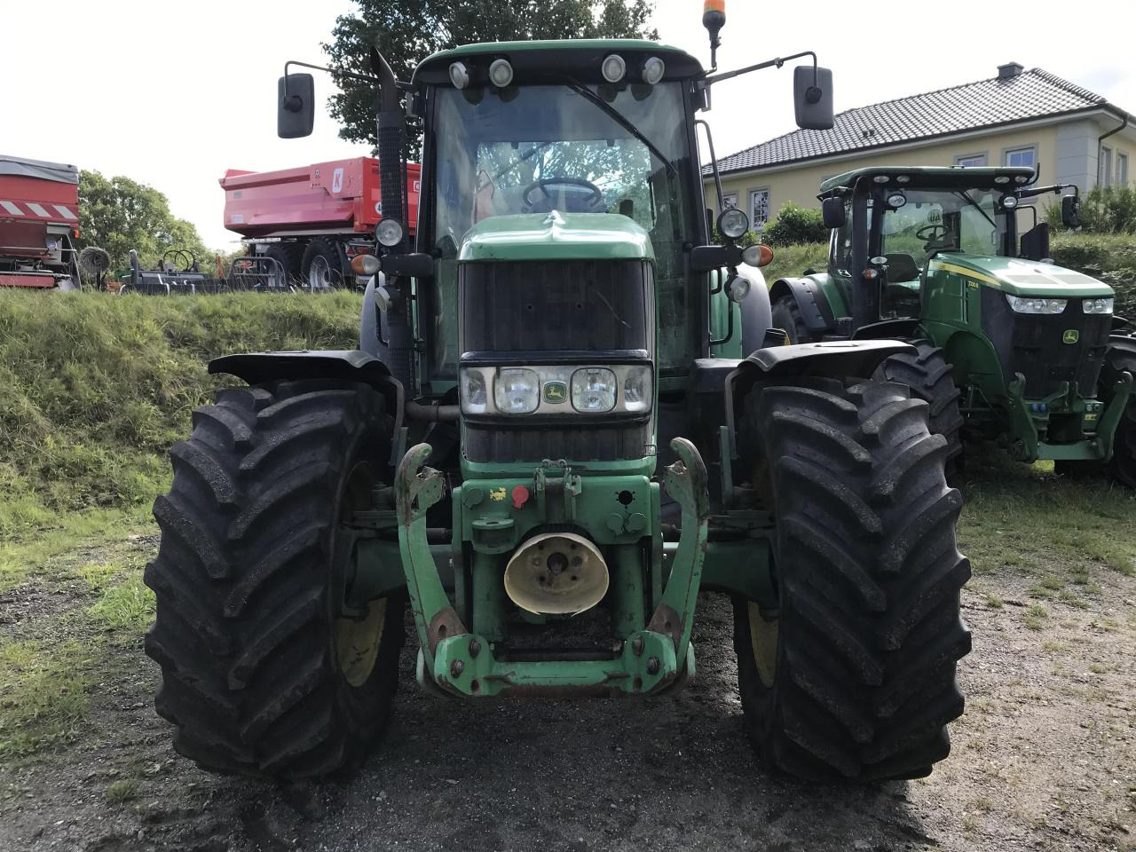 John Deere 6930 Premium - Farm tractor: picture 3 John Deere 6930 Premium - Farm tractor: picture 3
