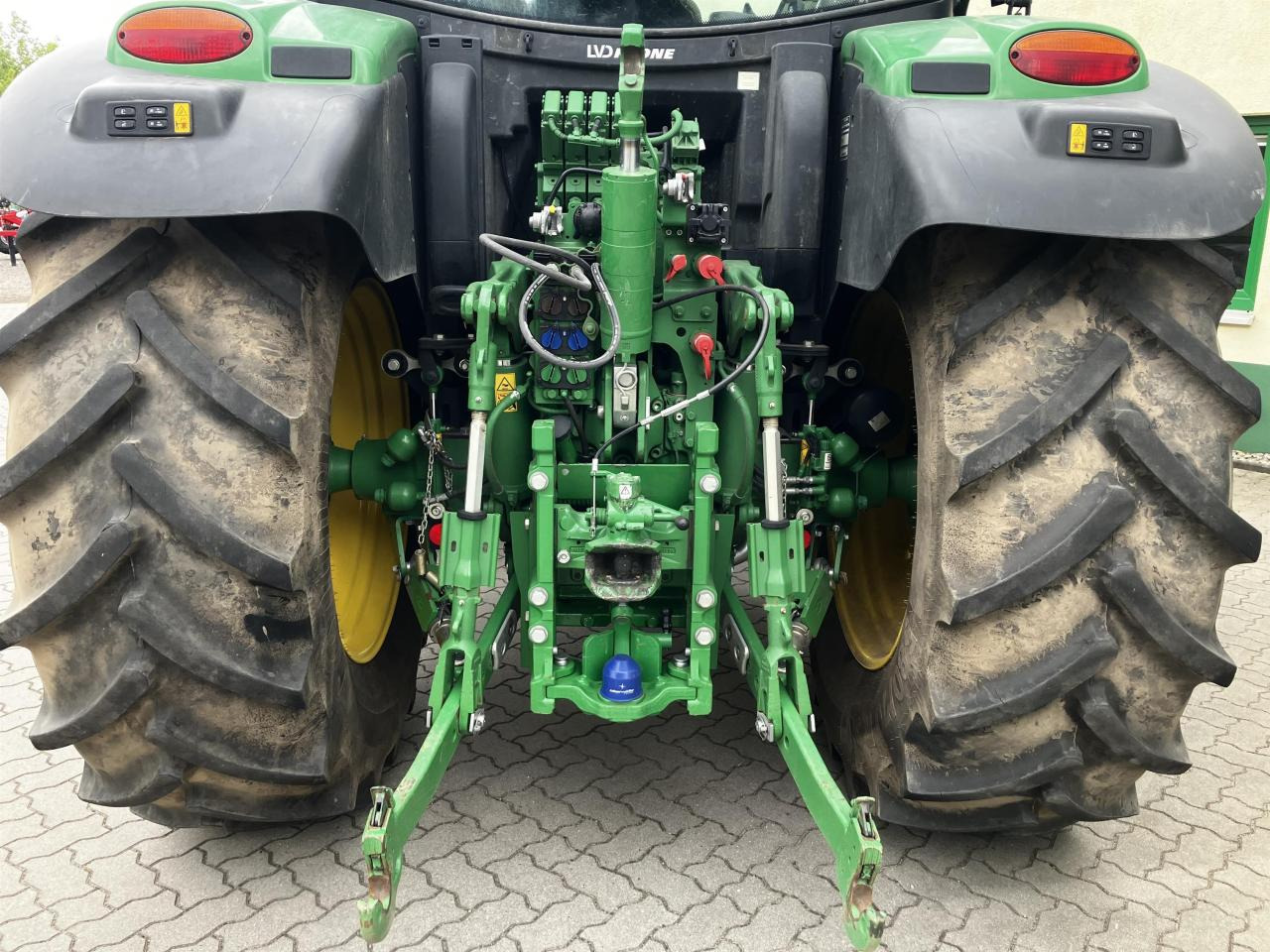 Farm tractor John Deere 6R 130: picture 6