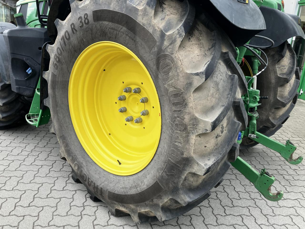 Farm tractor John Deere 6R 130: picture 14