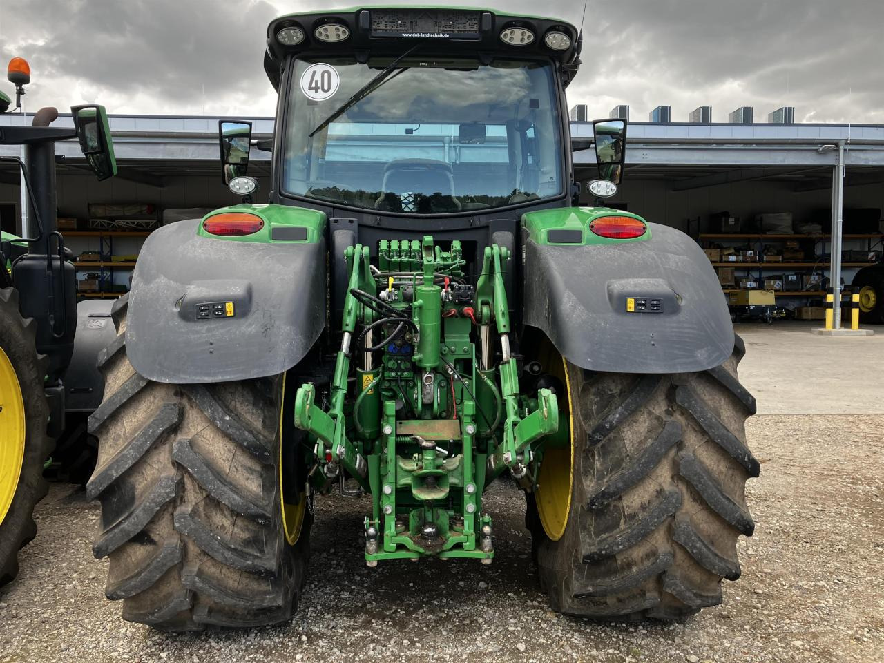 John Deere 6R 185 - Farm tractor: picture 5 John Deere 6R 185 - Farm tractor: picture 5