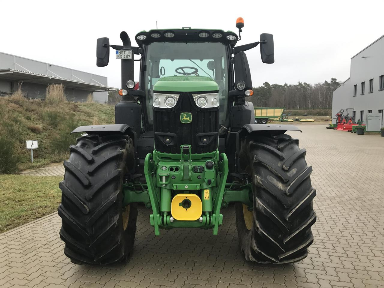 John Deere 6R 250 - Farm tractor: picture 3 John Deere 6R 250 - Farm tractor: picture 3
