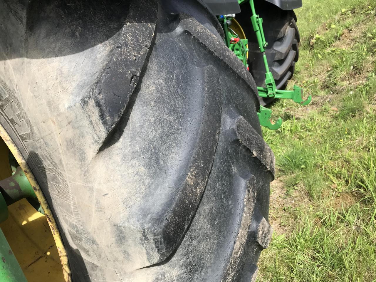 Leasing of John Deere 7230R John Deere 7230R: picture 11 Leasing of John Deere 7230R John Deere 7230R: picture 11