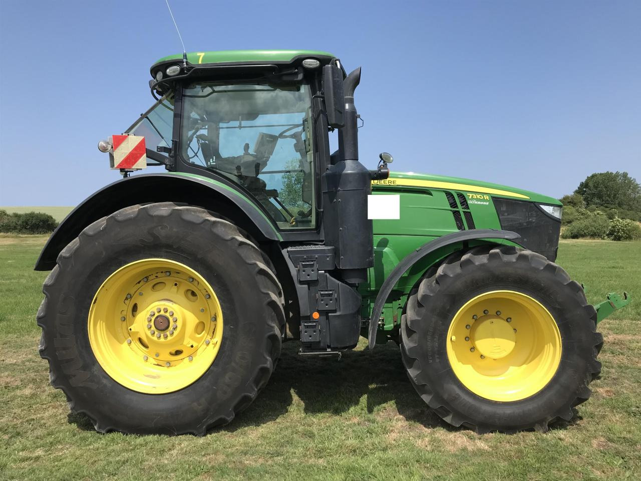 John Deere 7310R - Farm tractor: picture 3 John Deere 7310R - Farm tractor: picture 3