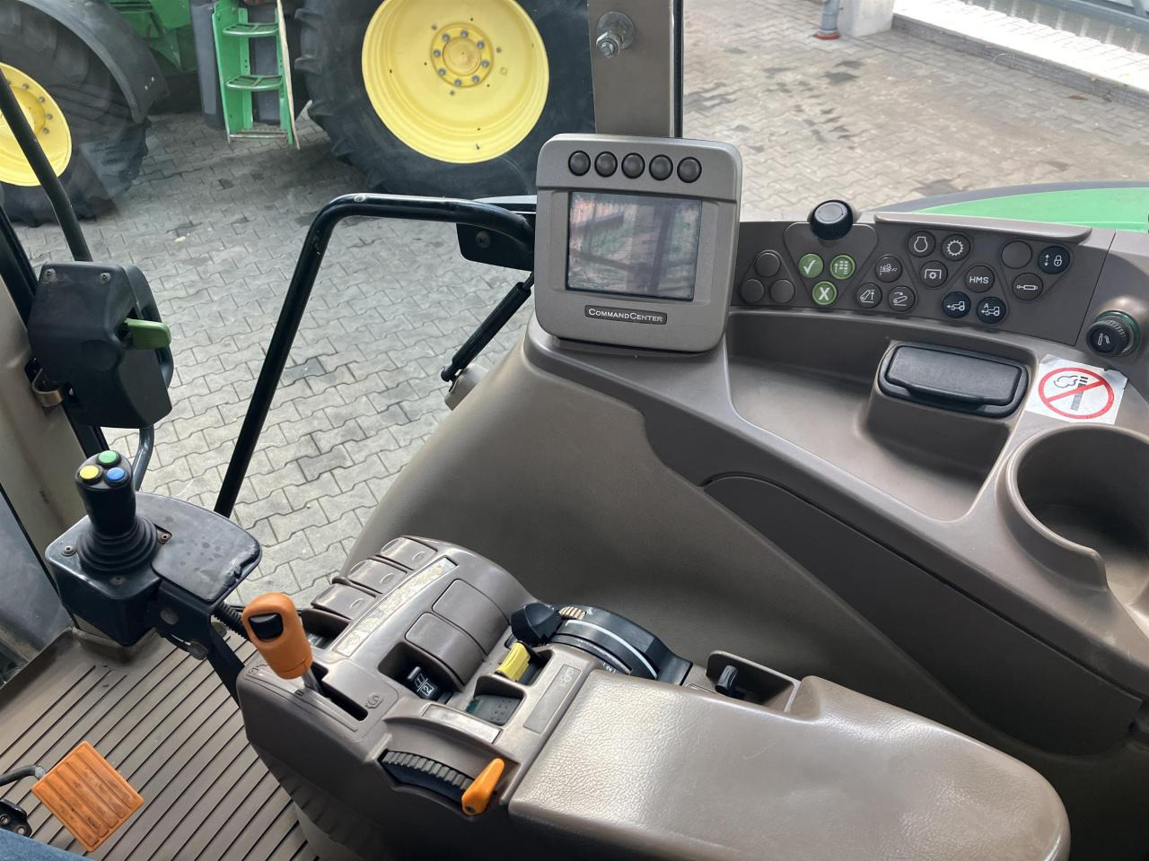 Farm tractor John Deere 7530 PREMIUM: picture 17