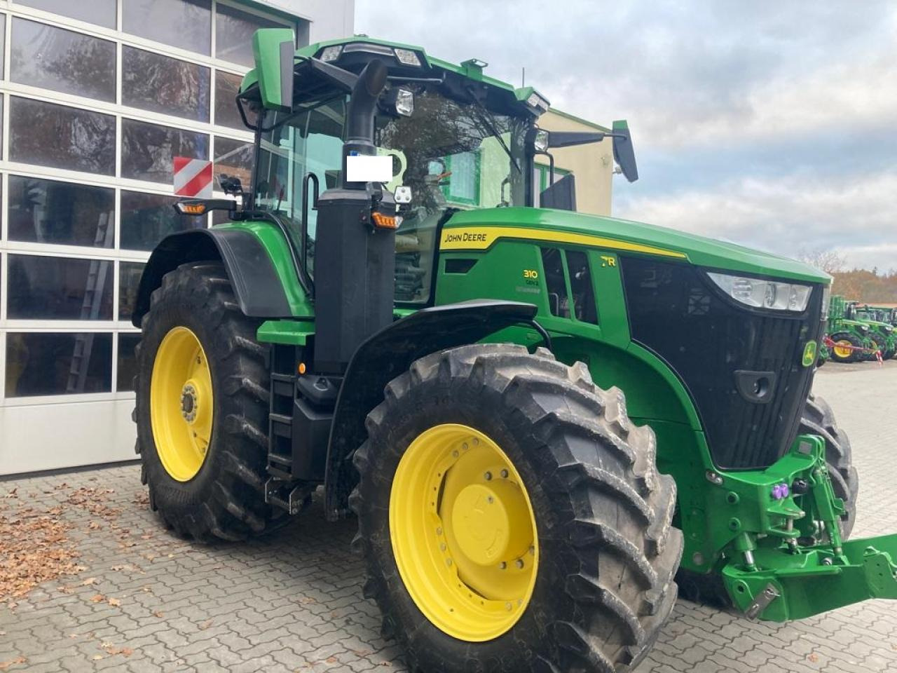 John Deere 7R 310 - Farm tractor: picture 3 John Deere 7R 310 - Farm tractor: picture 3