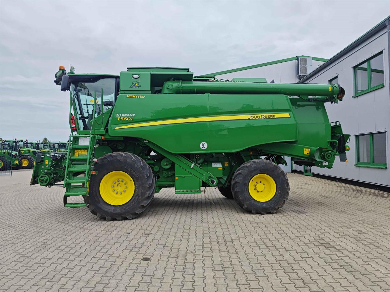 John Deere T560 Hillmaster - Combine harvester: picture 4 John Deere T560 Hillmaster - Combine harvester: picture 4