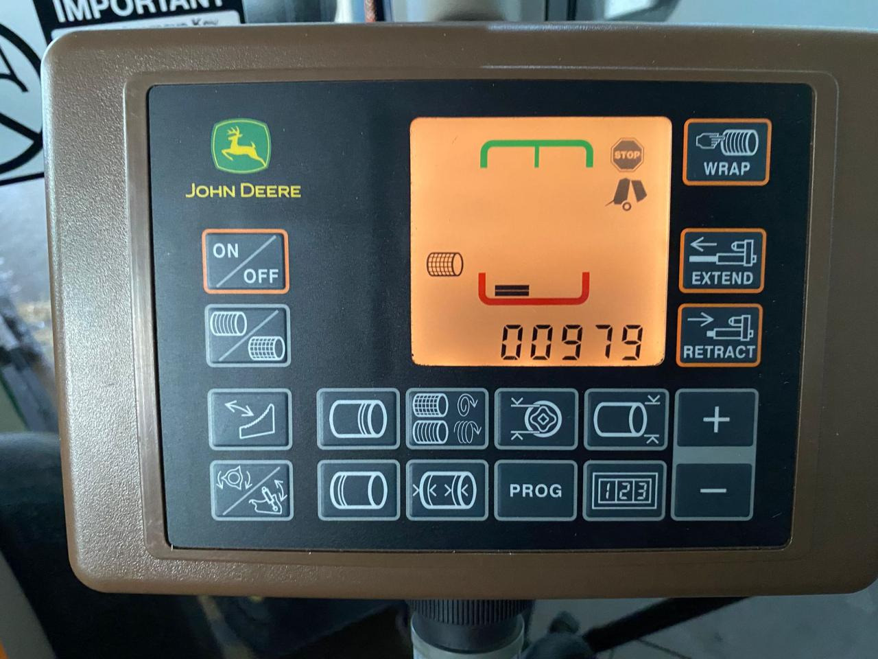 Round baler John Deere V451M MaxiCut 13: picture 6