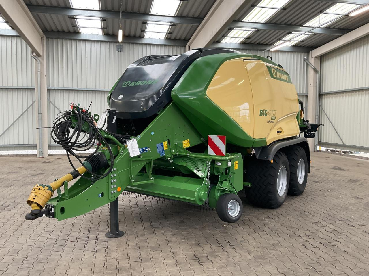 Krone Big Pack 1270 VC - Square baler: picture 1 Krone Big Pack 1270 VC - Square baler: picture 1