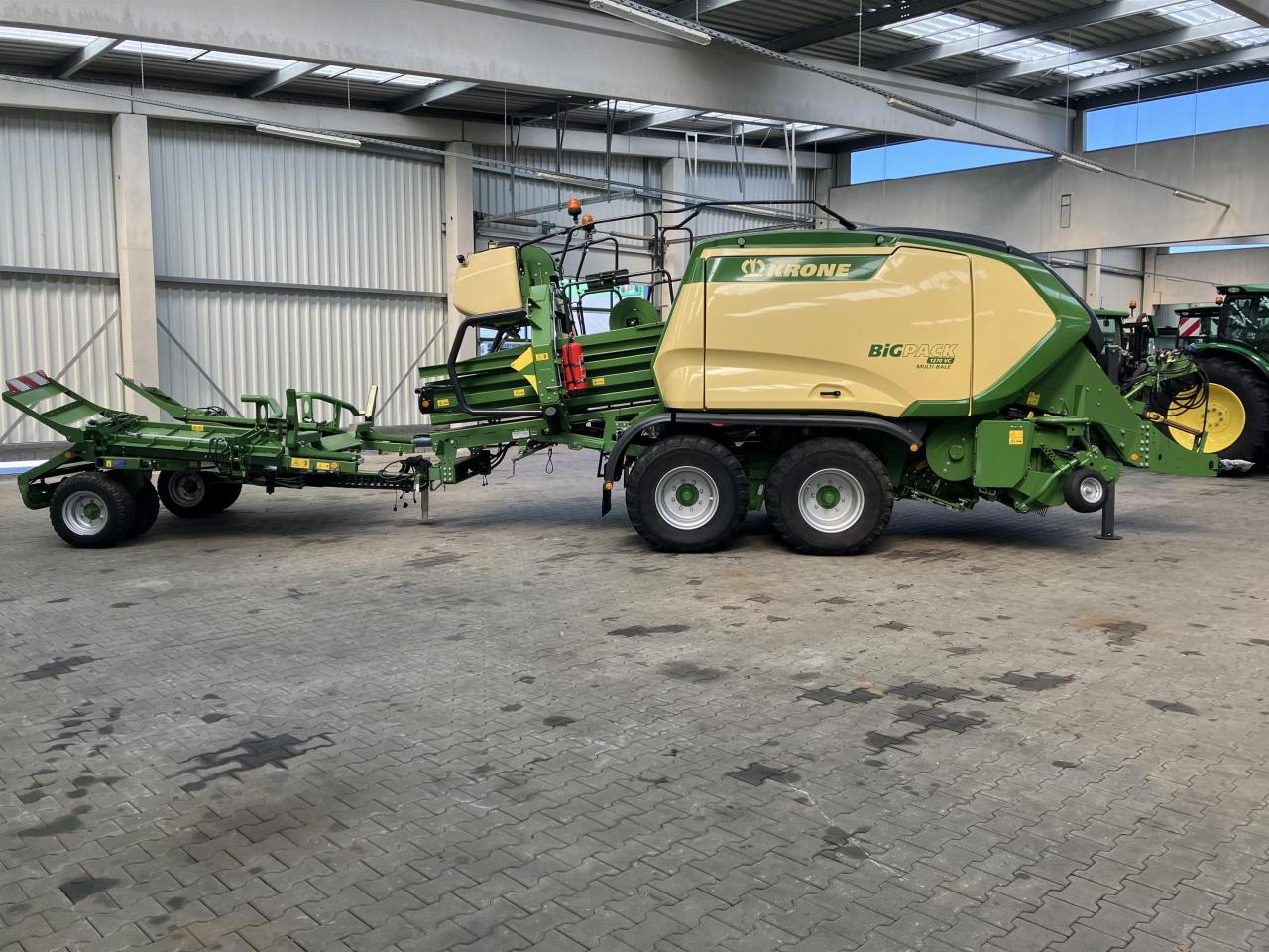 Krone Big Pack 1270 VC - Square baler: picture 1 Krone Big Pack 1270 VC - Square baler: picture 1