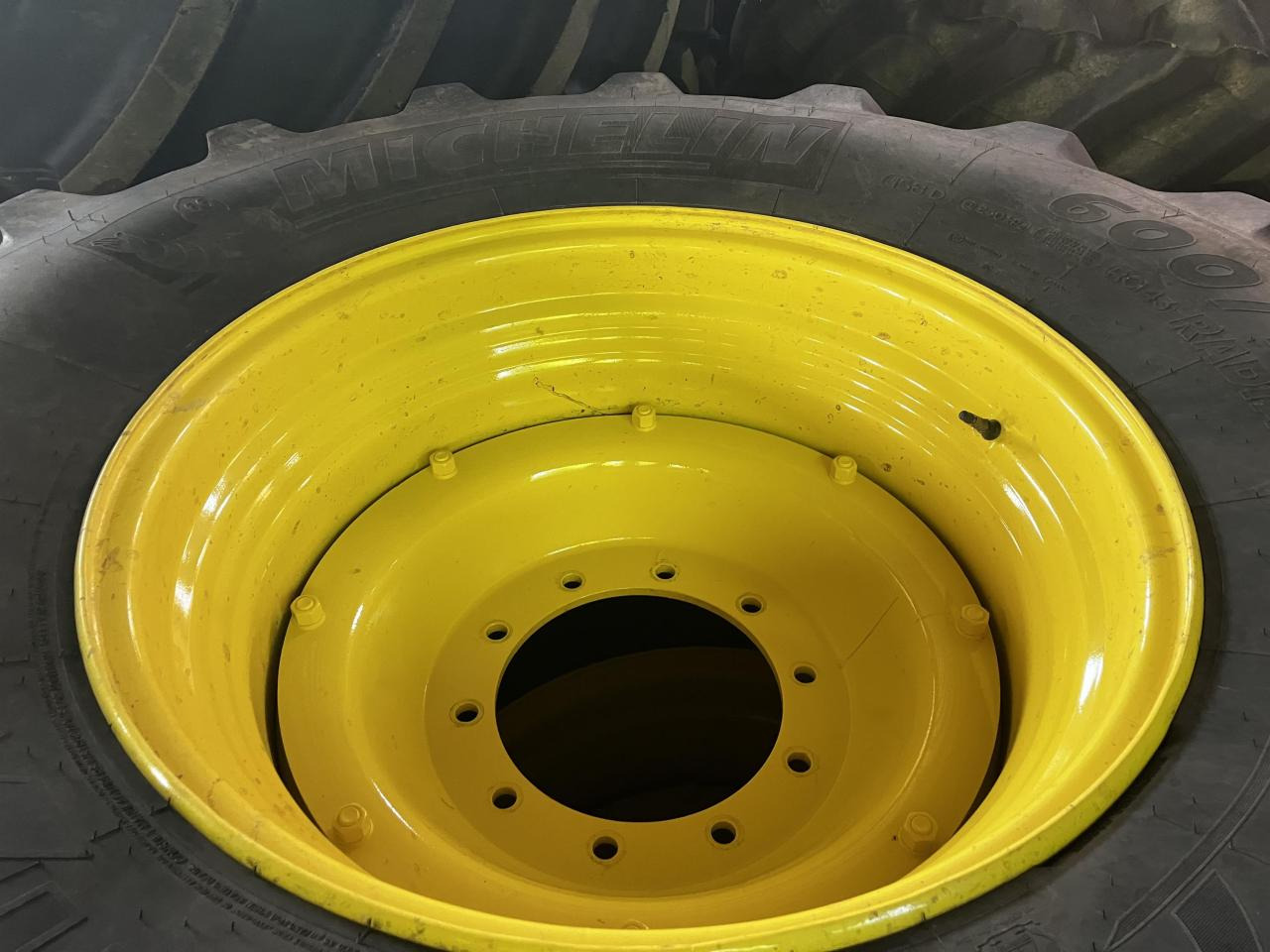 Michelin 600/70R30 - Tire for Agricultural machinery: picture 5 Michelin 600/70R30 - Tire for Agricultural machinery: picture 5