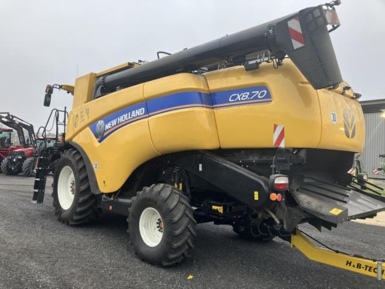 Combine harvester New Holland CX 8.70: picture 11