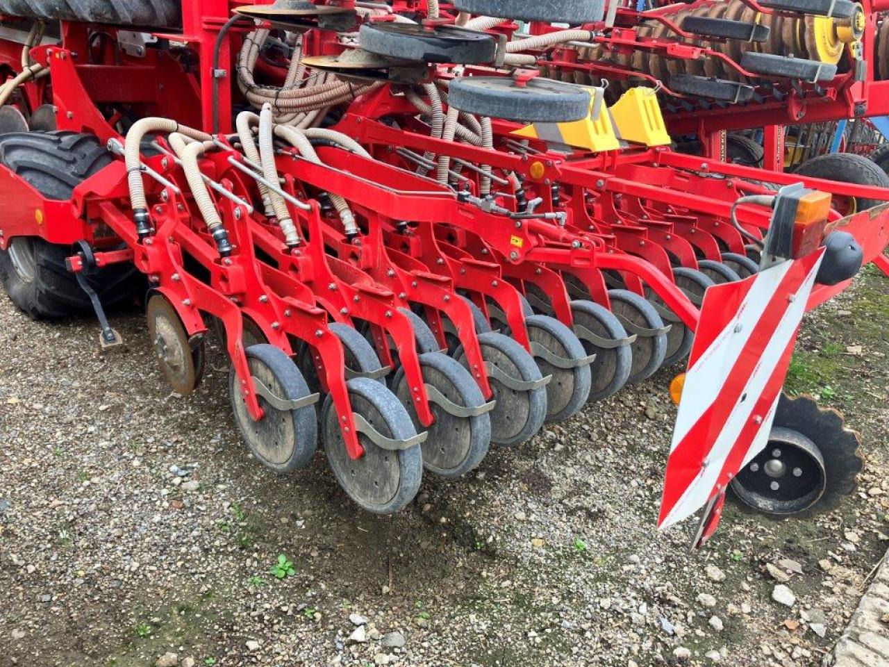 Seed drill Pöttinger Terrasem C4: picture 6