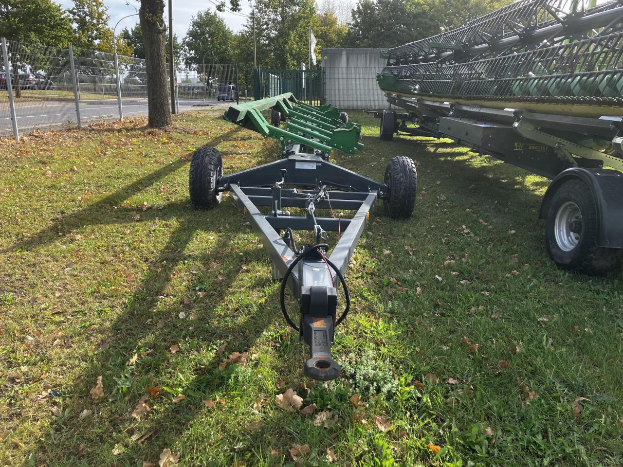 TAM Leguan Quattro 45ft - Grain header: picture 3 TAM Leguan Quattro 45ft - Grain header: picture 3