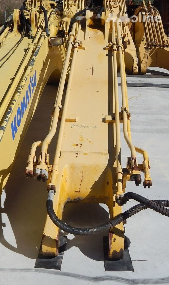 Komatsu PLUMA PC340-7 Komatsu PC340-7 - Boom for Excavator: picture 1 Komatsu PLUMA PC340-7 Komatsu PC340-7 - Boom for Excavator: picture 1