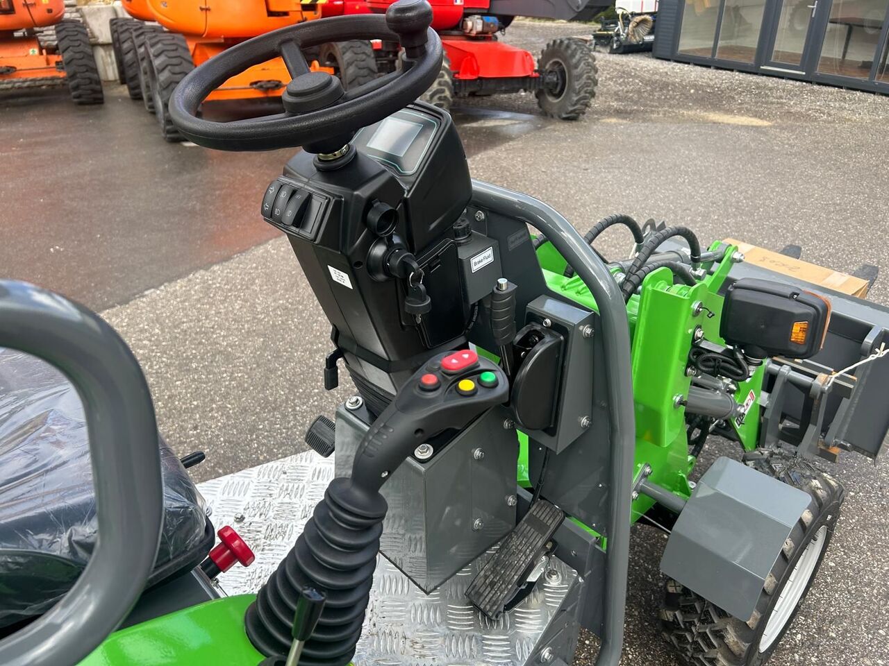 Compact loader : picture 7 Compact loader : picture 7