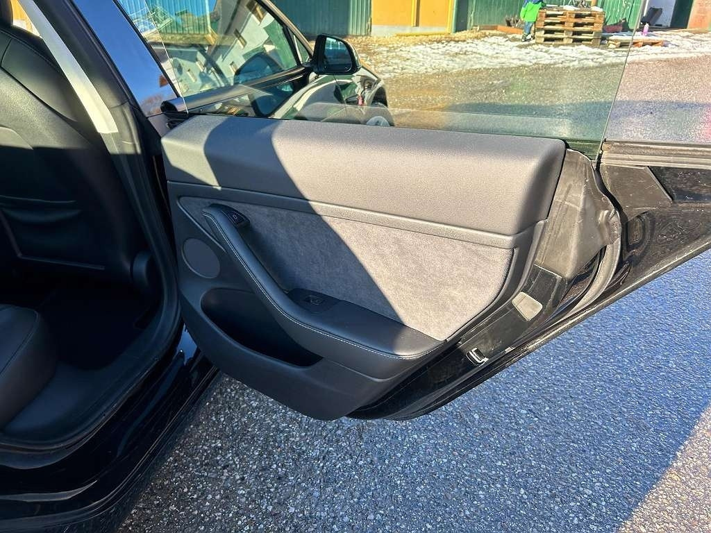 Car Tesla Model 3 Long Range: picture 19 Car Tesla Model 3 Long Range: picture 19