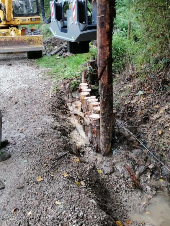 CM CM Crusher PV 45.80 Battipalo per escavatore - Pile driver for Skid steer loader: picture 1 CM CM Crusher PV 45.80 Battipalo per escavatore - Pile driver for Skid steer loader: picture 1