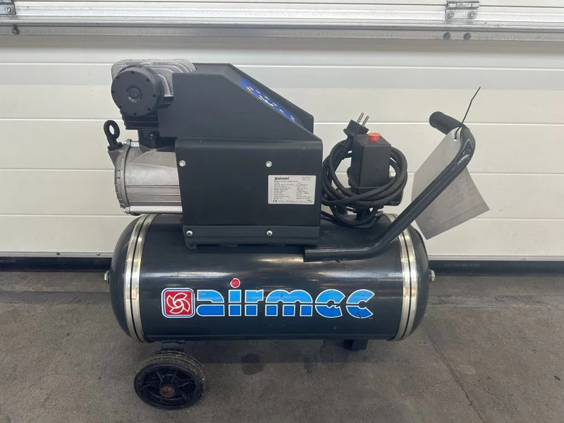 Airmec C25 Oliegesmeerde Zuigercompressor 1.65 PK 190 L / min 8 Bar Overstock - Air compressor: picture 1 Airmec C25 Oliegesmeerde Zuigercompressor 1.65 PK 190 L / min 8 Bar Overstock - Air compressor: picture 1