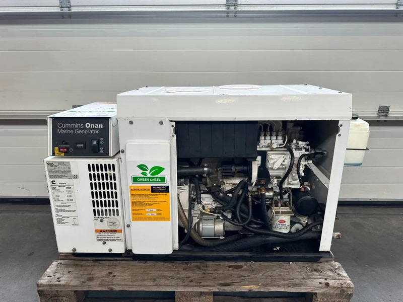 Cummins Onan MDKBP Kubota 4 cilinder Diesel 13.5 kVA Marine Silent generatorset - Generator set: picture 2 Cummins Onan MDKBP Kubota 4 cilinder Diesel 13.5 kVA Marine Silent generatorset - Generator set: picture 2