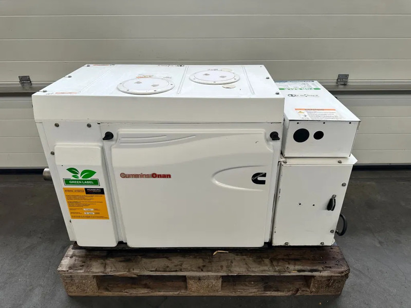 Cummins Onan MDKBP Kubota 4 cilinder Diesel 13.5 kVA Marine Silent generatorset - Generator set: picture 4 Cummins Onan MDKBP Kubota 4 cilinder Diesel 13.5 kVA Marine Silent generatorset - Generator set: picture 4