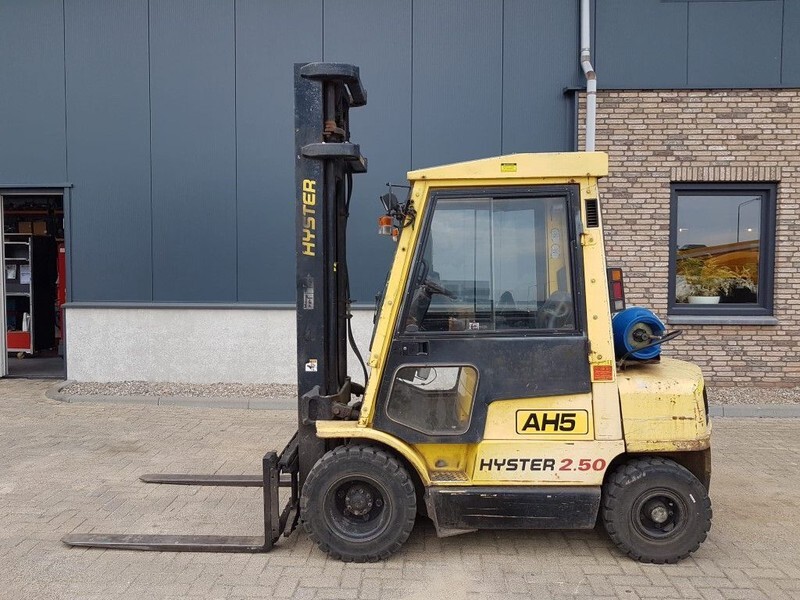 Hyster H2.50XM 2.5 ton Duplex Sideshift LPG Heftruck - LPG forklift: picture 1 Hyster H2.50XM 2.5 ton Duplex Sideshift LPG Heftruck - LPG forklift: picture 1