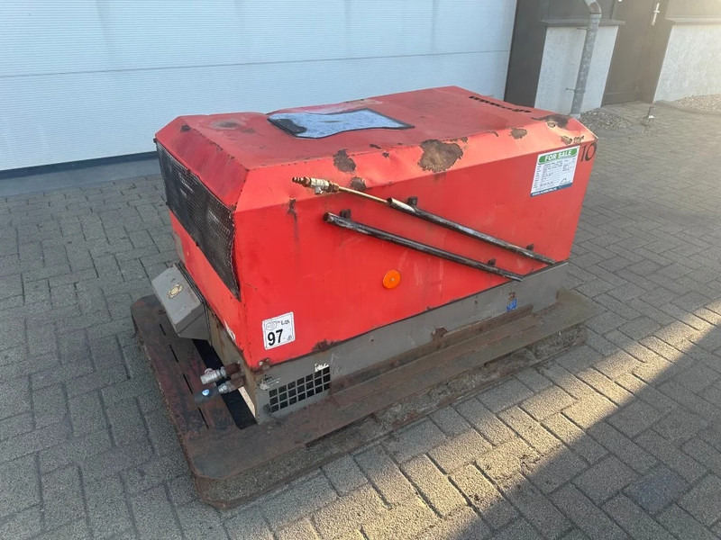 Ingersoll Rand 720 R1051SF Kubota D1005 Diesel Compressor 2000 L / min 17.5 kW 8.6 Bar - Air compressor: picture 2 Ingersoll Rand 720 R1051SF Kubota D1005 Diesel Compressor 2000 L / min 17.5 kW 8.6 Bar - Air compressor: picture 2