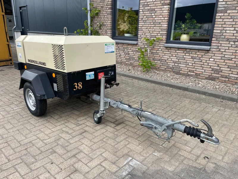 Ingersoll Rand 731 Isuzu diesel, 3,1 m3 - 7 Bar mobiele compressor LOW HOURS! - Air compressor: picture 2 Ingersoll Rand 731 Isuzu diesel, 3,1 m3 - 7 Bar mobiele compressor LOW HOURS! - Air compressor: picture 2