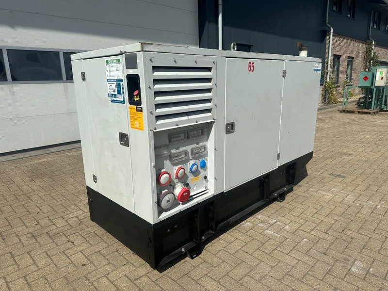 Iveco FPT NEF45 65 kVA Silent generatorset 2022 ! 2051 hours - Generator set: picture 5 Iveco FPT NEF45 65 kVA Silent generatorset 2022 ! 2051 hours - Generator set: picture 5