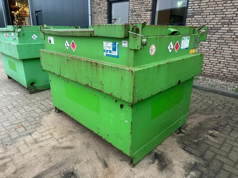 Kiwa IBC Steenbergen 2000 liter Dieseltank met handpomp Milieutank - Storage tank: picture 2 Kiwa IBC Steenbergen 2000 liter Dieseltank met handpomp Milieutank - Storage tank: picture 2