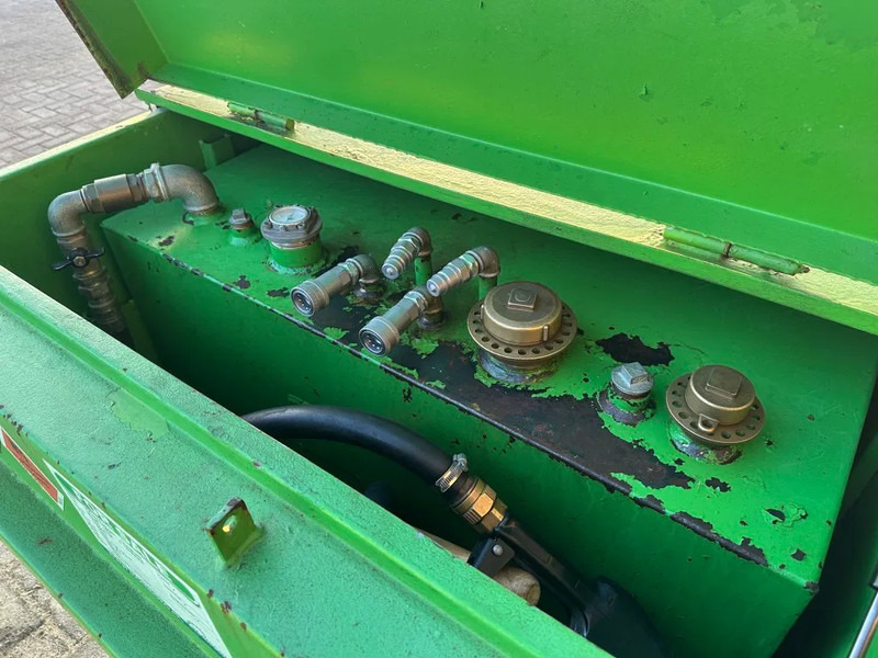 Kiwa IBC Steenbergen 750 liter Dieseltank met Handpomp Milieutank - Storage tank: picture 5 Kiwa IBC Steenbergen 750 liter Dieseltank met Handpomp Milieutank - Storage tank: picture 5