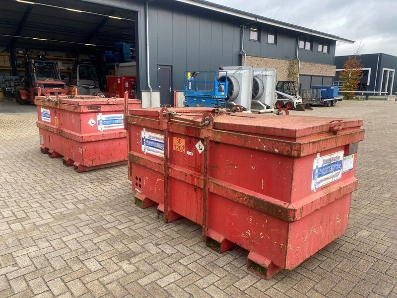 Tolsma Kiwa IBC 1000 liter dieseltank met handpomp - Storage tank: picture 2 Tolsma Kiwa IBC 1000 liter dieseltank met handpomp - Storage tank: picture 2