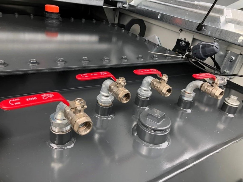 New Storage tank Tolsma Kiwa IBC 3000 liter dieseltank nieuw !: picture 11 New Storage tank Tolsma Kiwa IBC 3000 liter dieseltank nieuw !: picture 11