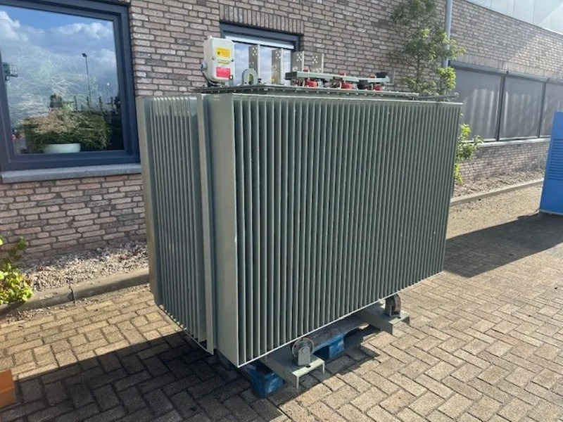 Trafo France Transfo 1250 kVA 21000 Volt 400 Volt Trafo Transformator - Generator set: picture 1 Trafo France Transfo 1250 kVA 21000 Volt 400 Volt Trafo Transformator - Generator set: picture 1