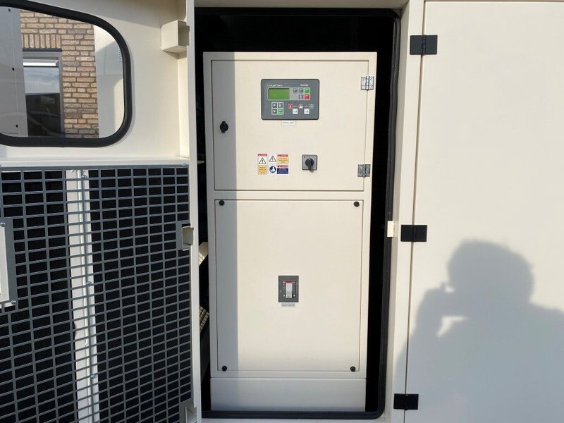 Volvo 225 kVA Stage 3A TAD 753 GE Silent generatorset - Generator set: picture 3 Volvo 225 kVA Stage 3A TAD 753 GE Silent generatorset - Generator set: picture 3