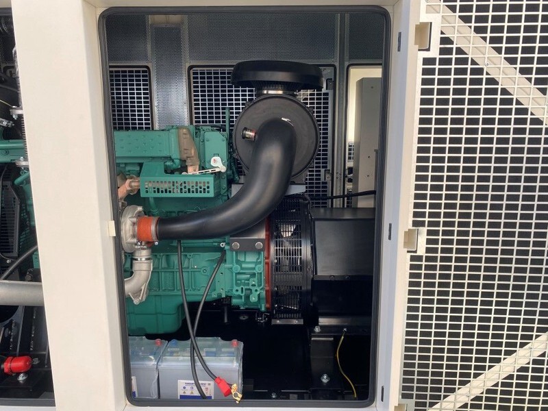 Volvo 225 kVA Stage 3A TAD 753 GE Silent generatorset - Generator set: picture 4 Volvo 225 kVA Stage 3A TAD 753 GE Silent generatorset - Generator set: picture 4
