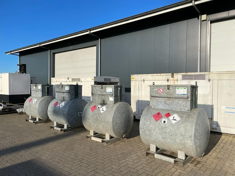 Dieseltank Rietberg 1000 liter Dieseltank Gegalvaniseerd IBC met keuring ! - Storage tank: picture 3 Dieseltank Rietberg 1000 liter Dieseltank Gegalvaniseerd IBC met keuring ! - Storage tank: picture 3