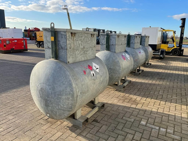 Dieseltank Rietberg 1000 liter Dieseltank Gegalvaniseerd IBC met keuring ! - Storage tank: picture 5 Dieseltank Rietberg 1000 liter Dieseltank Gegalvaniseerd IBC met keuring ! - Storage tank: picture 5