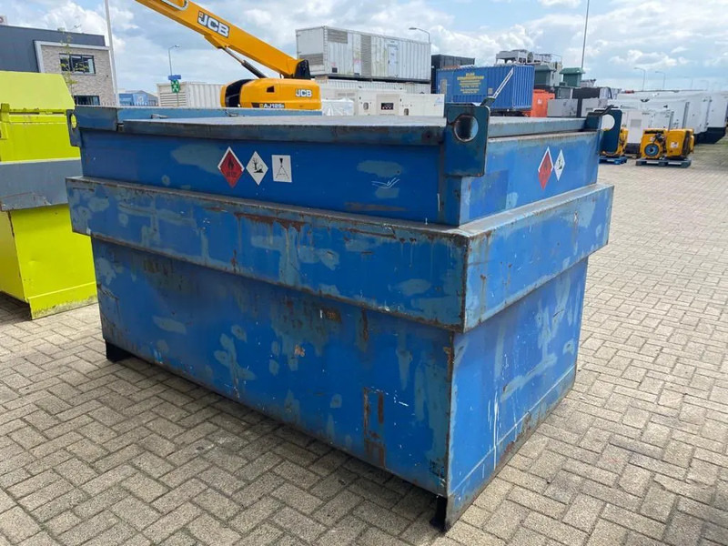 Steenbergen 2000 liter Kiwa IBC dieseltank met handpomp - Storage tank: picture 3 Steenbergen 2000 liter Kiwa IBC dieseltank met handpomp - Storage tank: picture 3