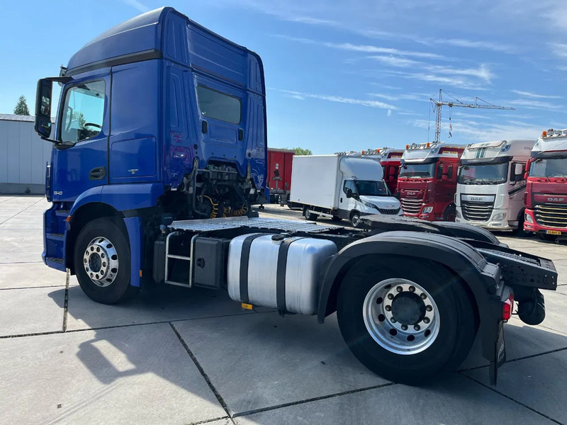 Tractor unit Mercedes-Benz Actros 1940: picture 7