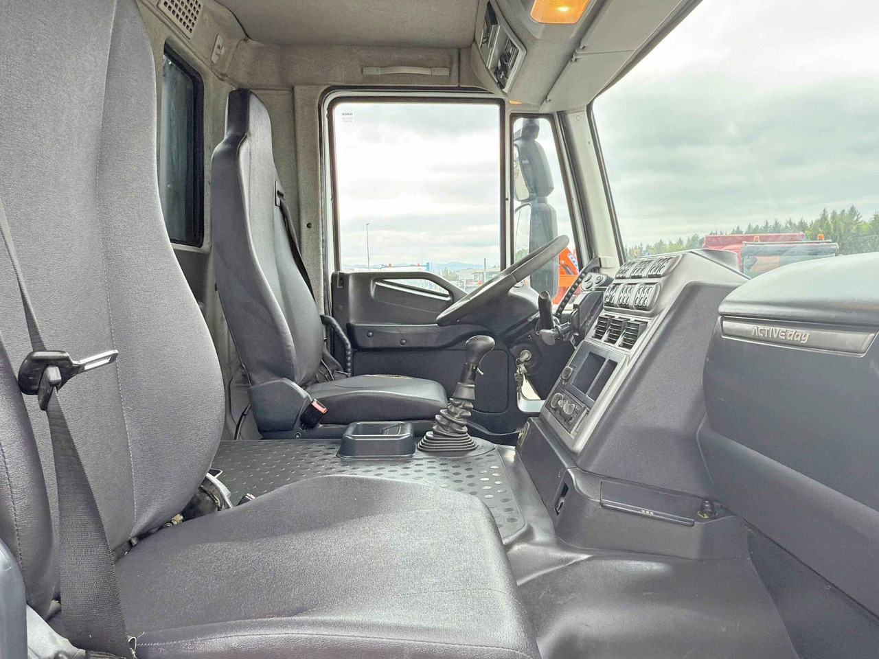 Crane truck Iveco STRALIS 330 *HIAB 144 BS-3 HIDUO* TOPZUSTAND: picture 11 Crane truck Iveco STRALIS 330 *HIAB 144 BS-3 HIDUO* TOPZUSTAND: picture 11