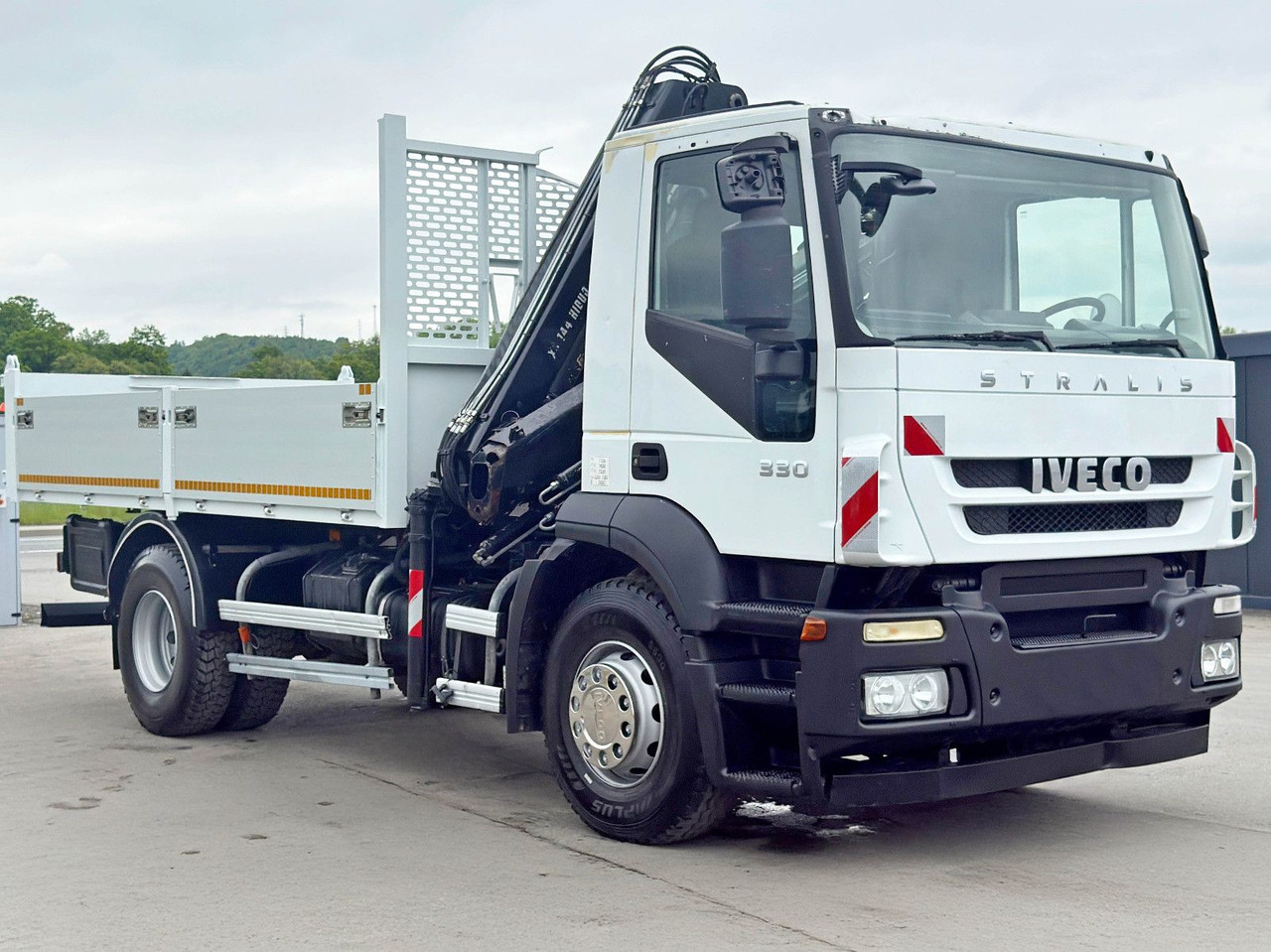 Iveco STRALIS 330 *HIAB 144 BS-3 HIDUO* TOPZUSTAND - Crane truck: picture 3 Iveco STRALIS 330 *HIAB 144 BS-3 HIDUO* TOPZUSTAND - Crane truck: picture 3