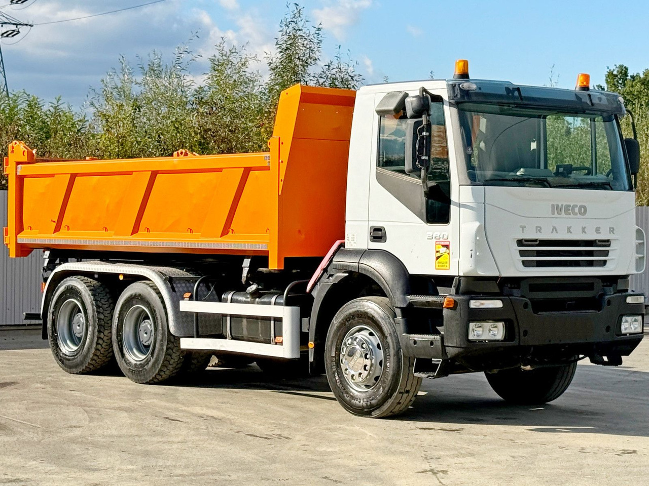 Iveco TRAKKER 380 * Kipper 5,25 m + BORDMATIC / 6x4 - Tipper, Crane truck: picture 4 Iveco TRAKKER 380 * Kipper 5,25 m + BORDMATIC / 6x4 - Tipper, Crane truck: picture 4