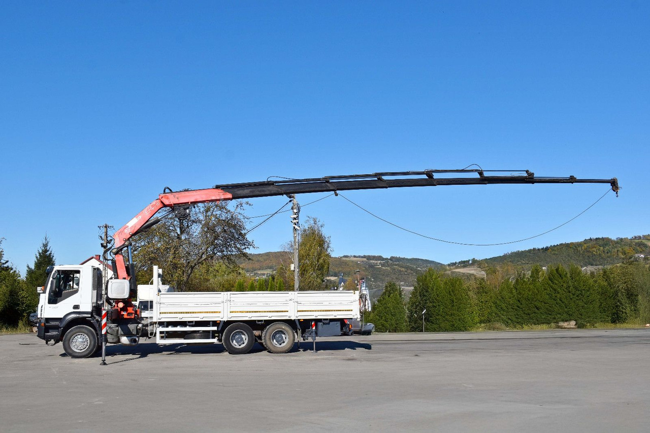 Iveco TRAKKER 410* FASSI F330D.28 + FUNK/ 6x4 - Crane truck: picture 4 Iveco TRAKKER 410* FASSI F330D.28 + FUNK/ 6x4 - Crane truck: picture 4