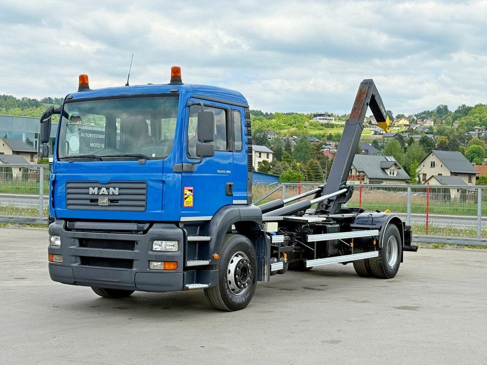 MAN TGA 18.310 Abrollkipper * Top Zustand! MAN TGA 18.310 Abrollkipper * Top Zustand! - Hook lift truck: picture 2 MAN TGA 18.310 Abrollkipper * Top Zustand! MAN TGA 18.310 Abrollkipper * Top Zustand! - Hook lift truck: picture 2