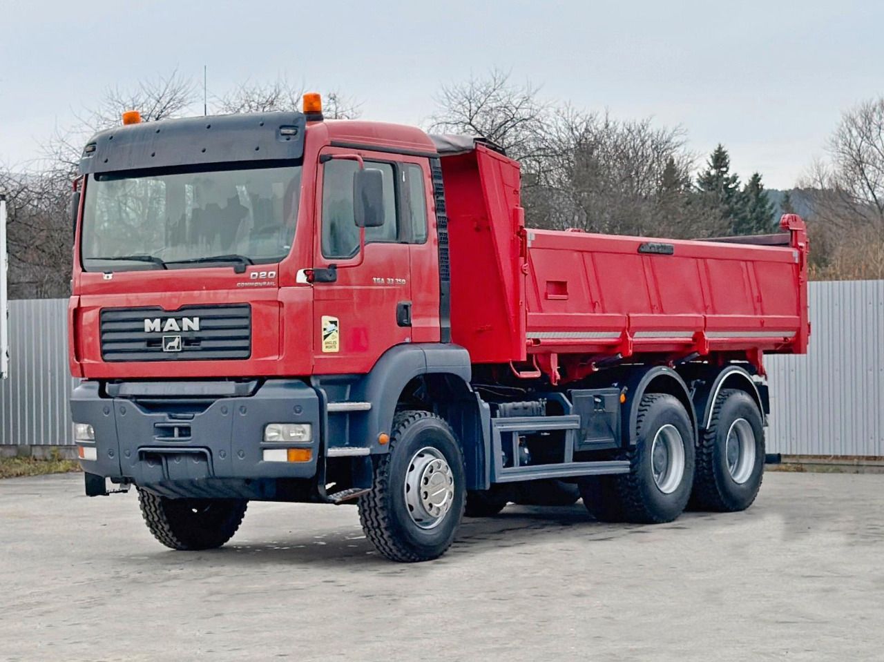 MAN TGA 33.350 * BORDMATIC *6x4 * TOPZUSTAND - Tipper, Crane truck: picture 5 MAN TGA 33.350 * BORDMATIC *6x4 * TOPZUSTAND - Tipper, Crane truck: picture 5