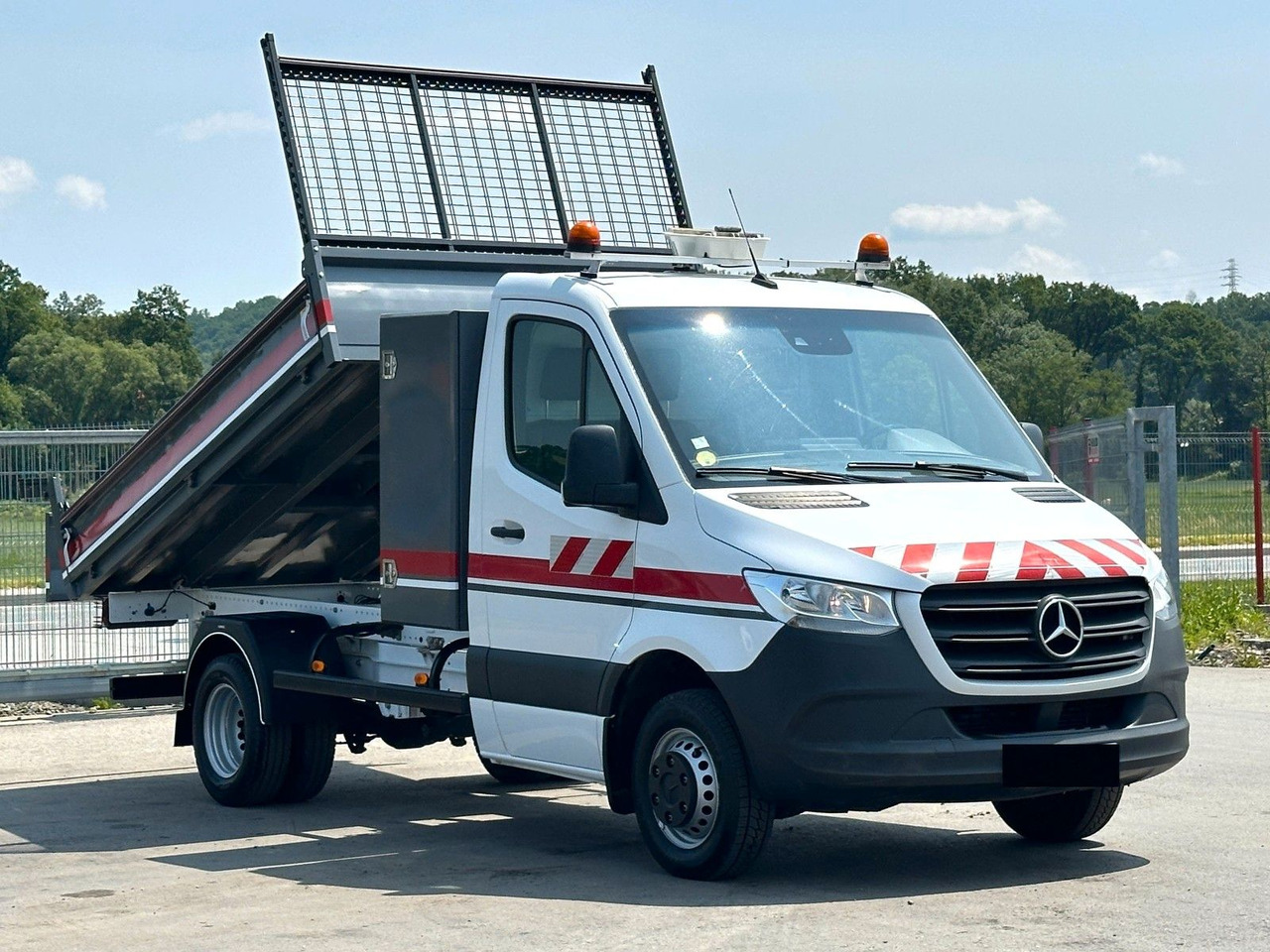 Mercedes-Benz Sprinter 516 CDI Kipper 3,00 m Perfect condition - Tipper van: picture 1 Mercedes-Benz Sprinter 516 CDI Kipper 3,00 m Perfect condition - Tipper van: picture 1
